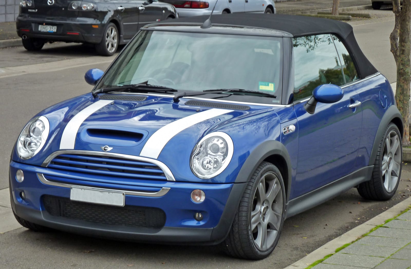 MINI Cooper S Convertible (R52) with the top up