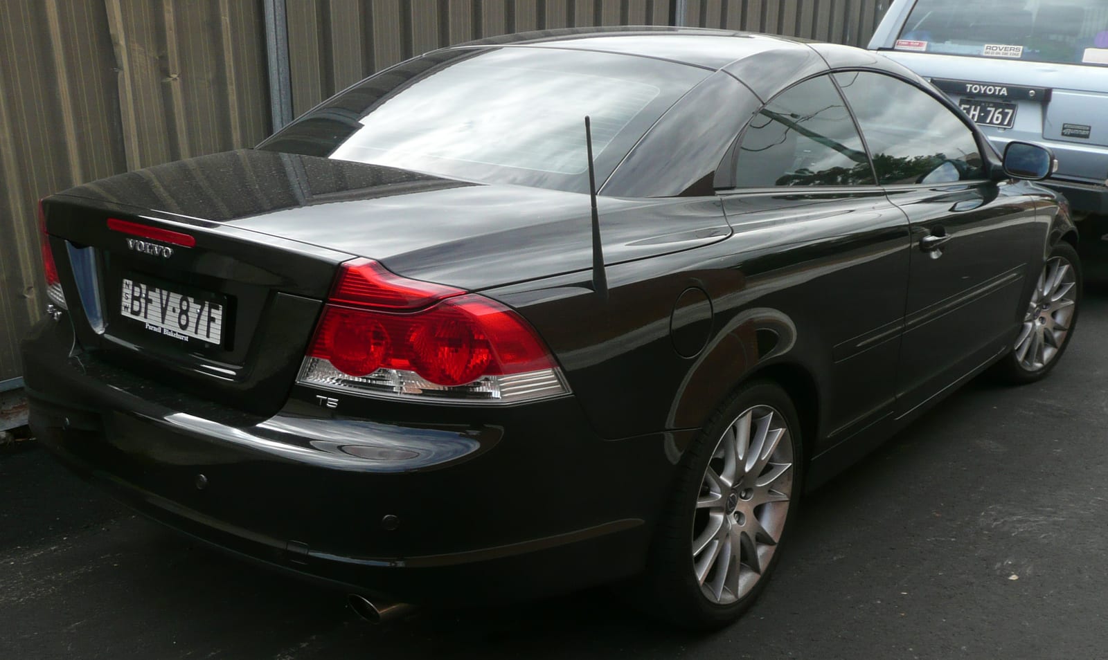 2007 to 2008 Volvo C70 T5 convertible with the roof up, rear view