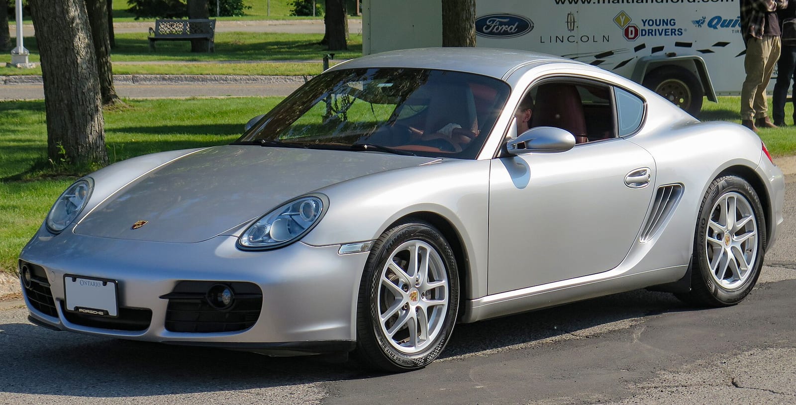 2007 Porsche Cayman (987) in silver, front three-quarter view